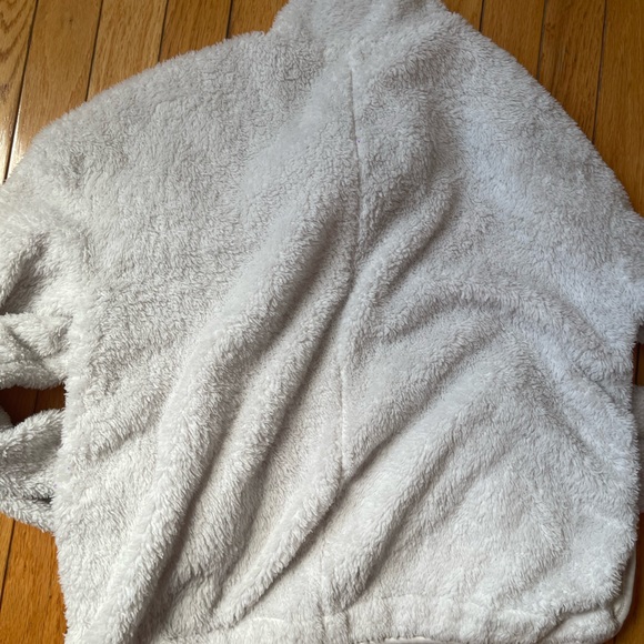 Size L Wallflower half button up - Picture 3 of 3